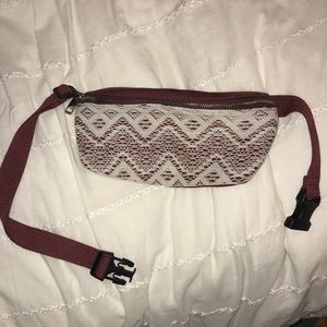 💗Tillys Fashionable Fannypack💗